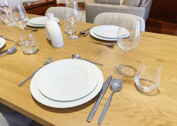 On - Family Retreat - Free Parking