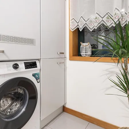 On - Family Retreat - Free Parking