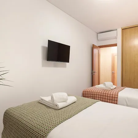 On - Family Retreat - Free Parking Appartement *
