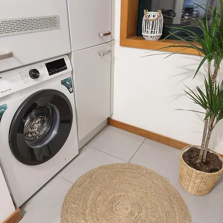 On - Family Retreat - Free Parking Oporto