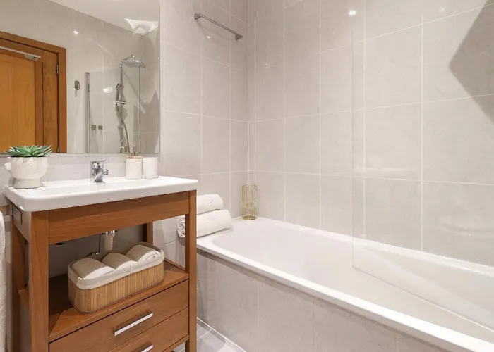 On - Family Retreat - Free Parking * Porto