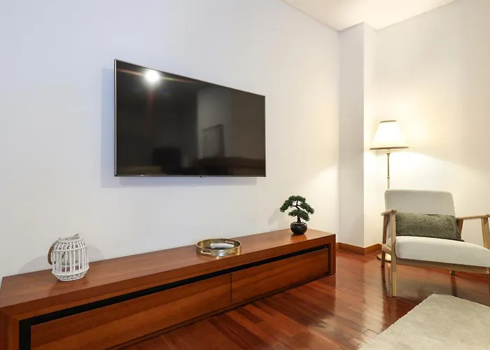 On - Family Retreat - Free Parking