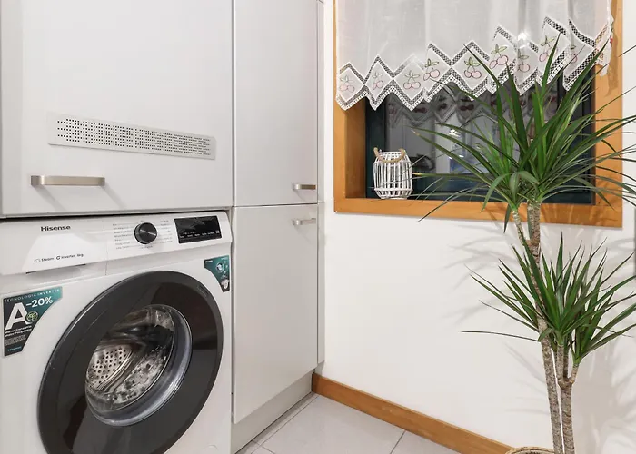 On - Family Retreat - Free Parking