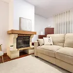 On - Family Retreat - Free Parking アパート *