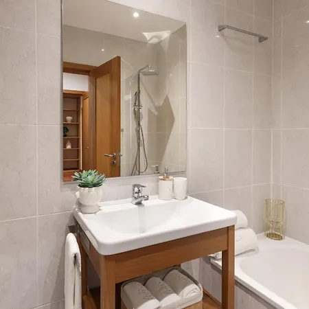 On - Family Retreat - Free Parking * Porto