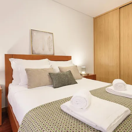 On - Family Retreat - Free Parking Apartament